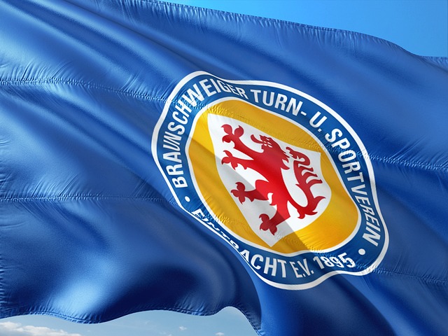 2022